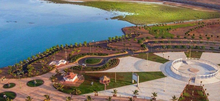 شاطئ ينبع أحد أفضل المنتزهات الطبيعية في السعودية أفضل المحميات الطبيعية في السعودية