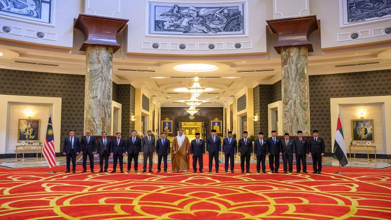 ملك ماليزيا يستقبل ولي عهد أبوظبي