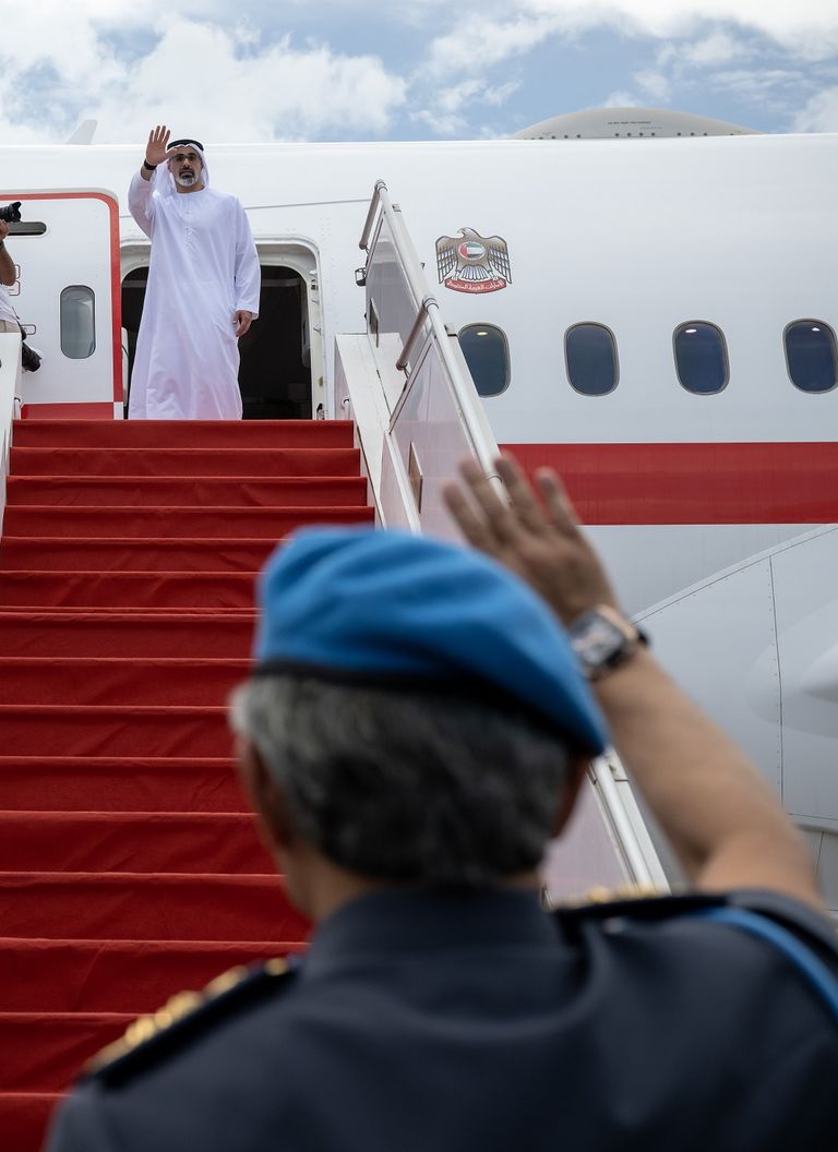 جانب من مراسم توديع ولي عهد أبوظبي في ختام زيارته لماليزيا 