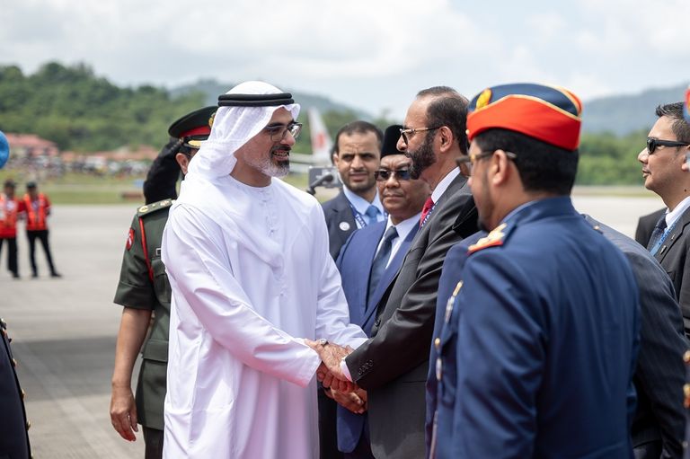 جانب من مراسم توديع ولي عهد أبوظبي في ختام زيارته لماليزيا 