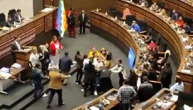 مشاهد فوضوية في برلمان بوليفيا