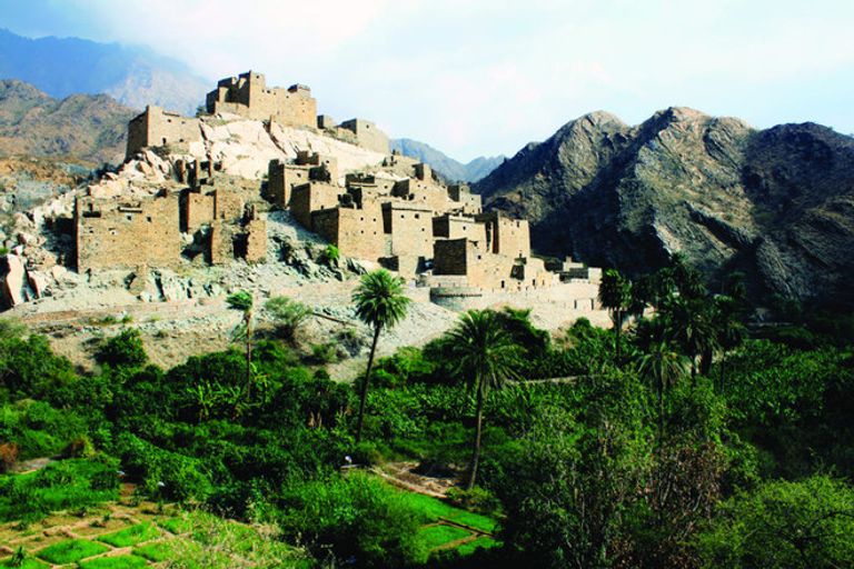  قرية ذي عين الأثرية أحد أفضل أماكن السياحة في السعودية