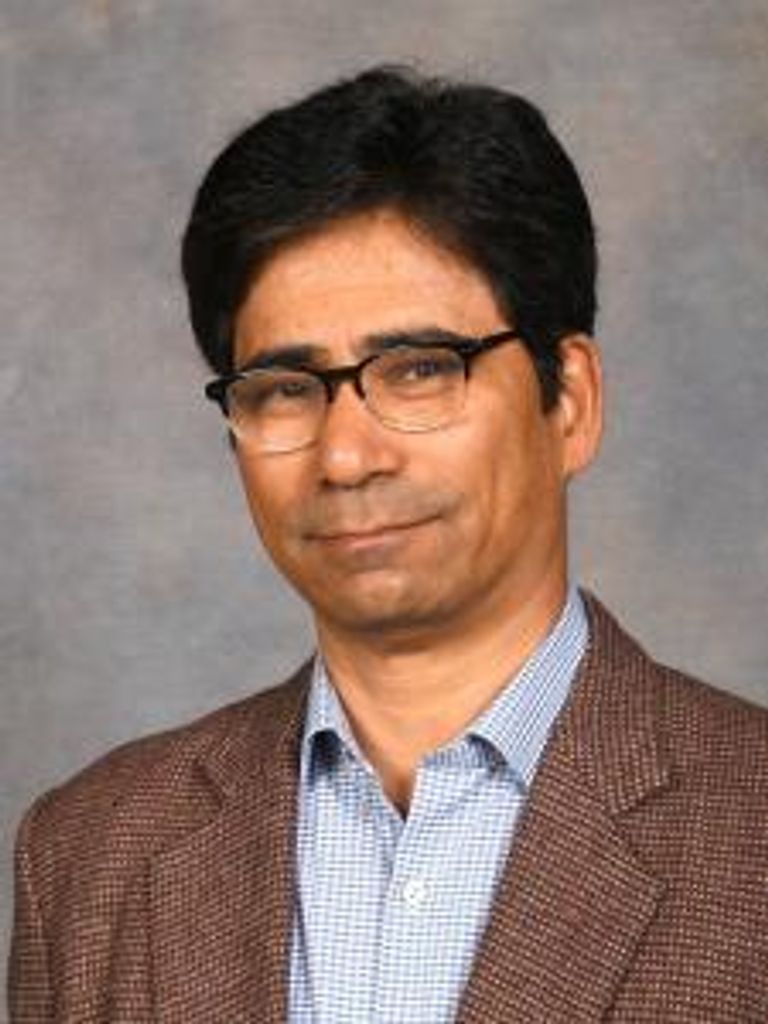 راج شريسثا، زميل باحث في علم البستنة والمحاصيل في جامعة ولاية أوهايو