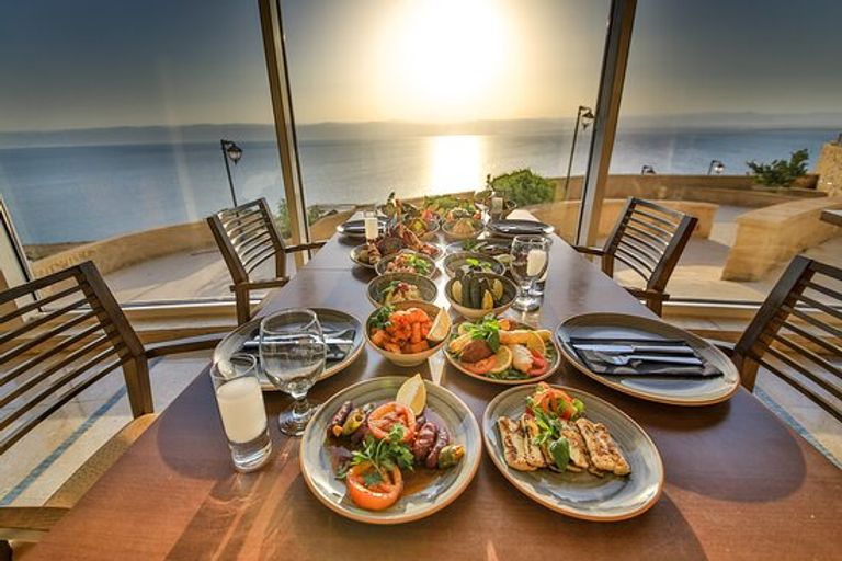 مطعم برج الحمام أحد أفضل المطاعم اللبنانية في السعودية