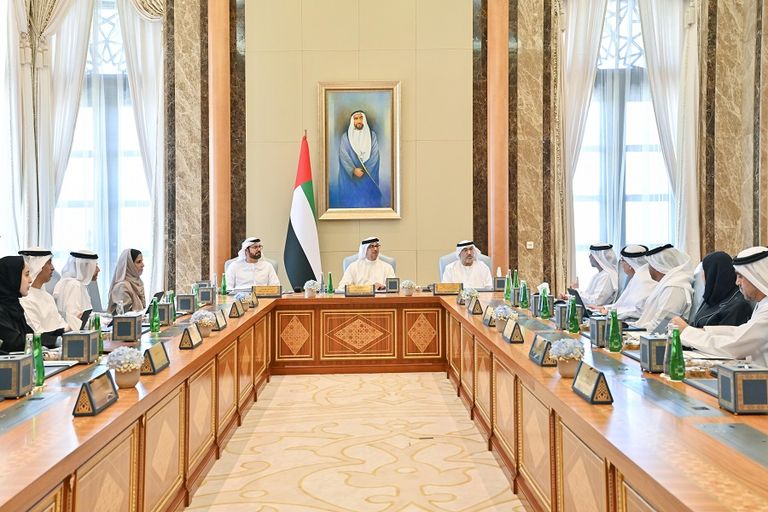 "الوزاري للتنمية" برئاسة منصور بن زايد يناقش عدداً من السياسات والمبادرات لدعم المنظومة الحكومية الشيخ منصور بن زايد آل نهيان يترأس اجتماع المجلس الوزاري للتنمية