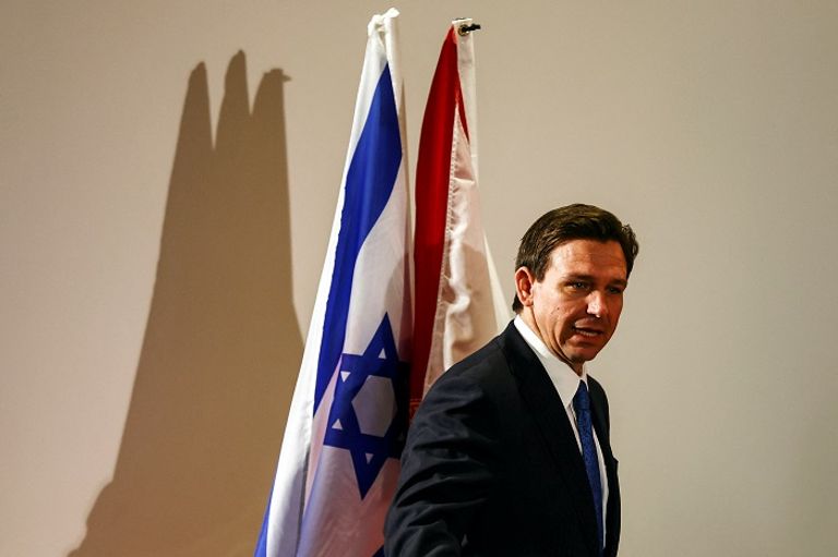 رون ديسانتيس ديسانتيس خلال إعلانه الترشح للرئاسة - رويترز