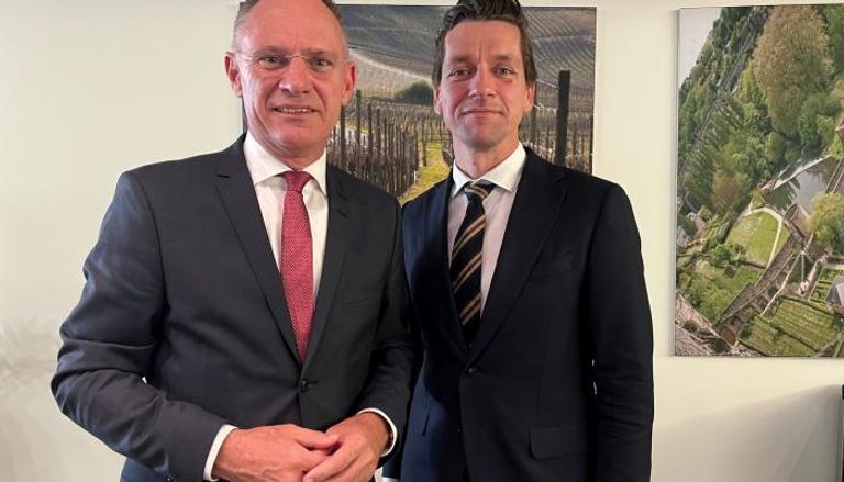 وزير داخلية النمسا ووزير الهجرة بالدنمارك