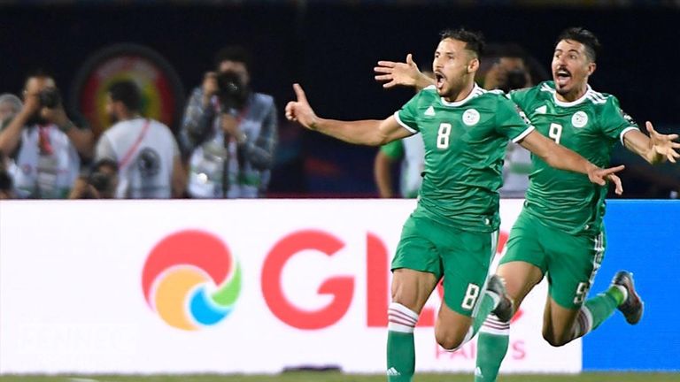 بلايلي وبونجاح بغداد بونجاح ويوسف بلايلي في منتخب الجزائر