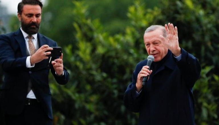 أردوغان يتحدث لأنصاره بعد فوزه