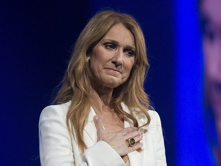 المغنية العالمية سيلين ديون