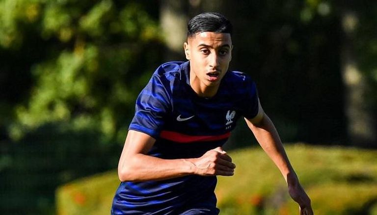 أمين مسوسة بقميص فرنسا بدر الدين بوعناني لاعب منتخب الجزائر