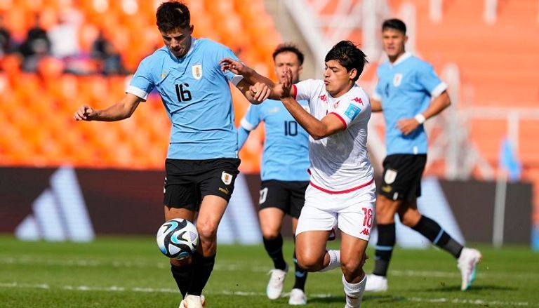 تونس وأوروغواي