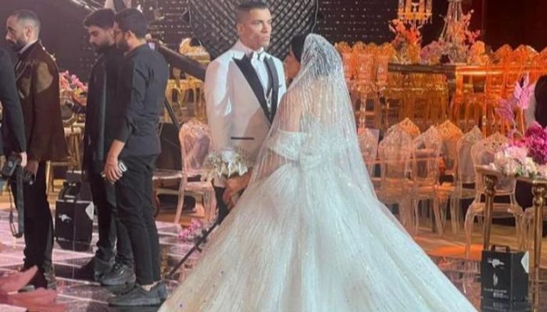 حسن شاكوش وزوجته ريم طارق