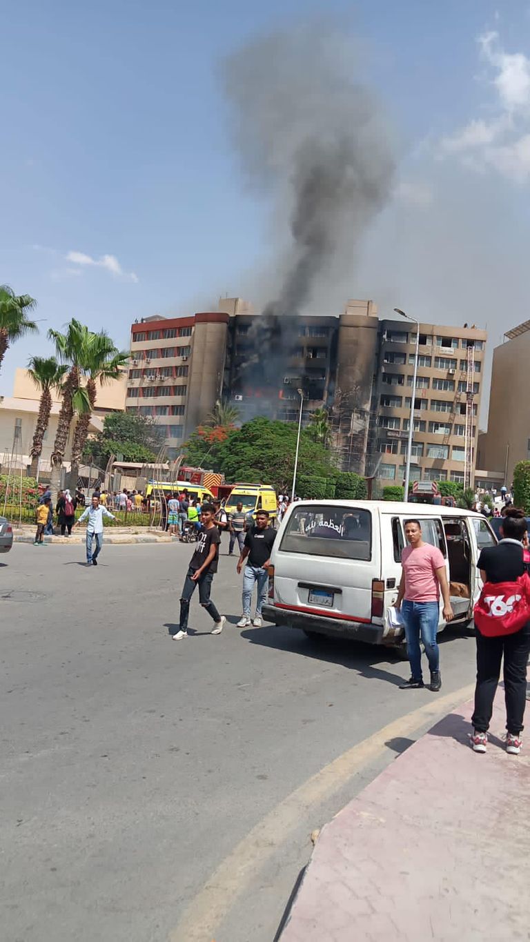 الحريق لحظة نشوبه في المبنى