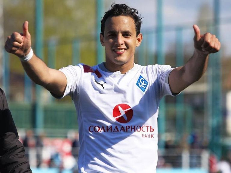 مهدي زفان يوسف عطال نجم منتخب الجزائر