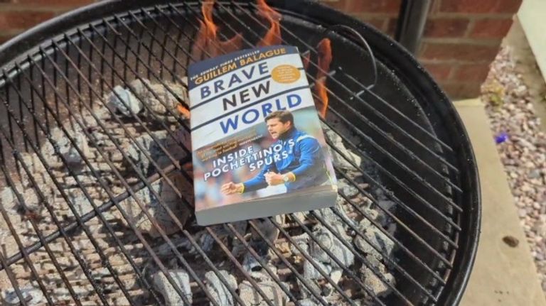 حرق كتاب بوكيتينو