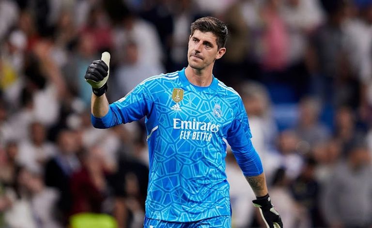 تيبو كورتوا حارس ريال مدريد كيليان مبابي وإيرلينغ هالاند