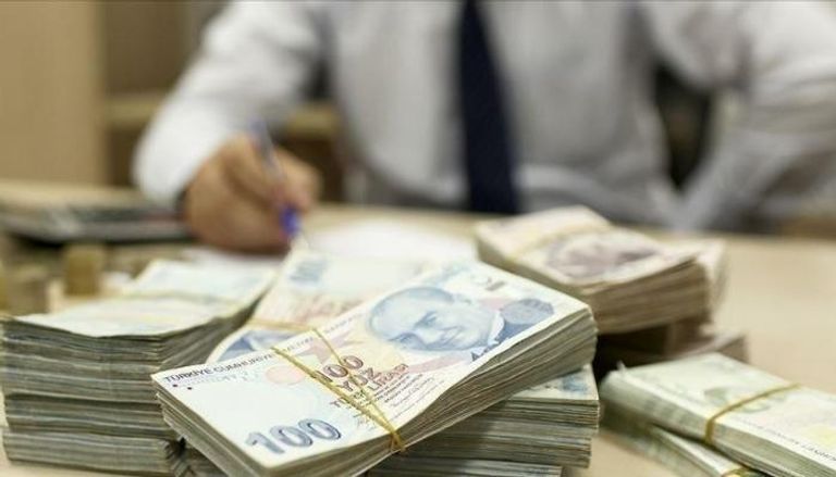 الليرة التركية تتراجع أمام الدولار