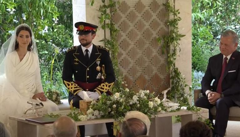 ولي العهد الأردني مع عروسه رجوة