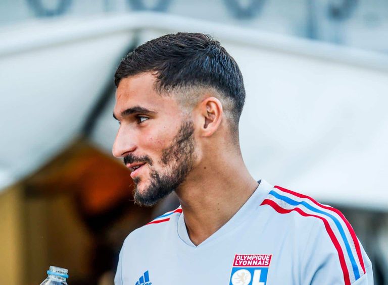 حسام عوار أيمن محيوس، مهاجم منتخب الجزائر