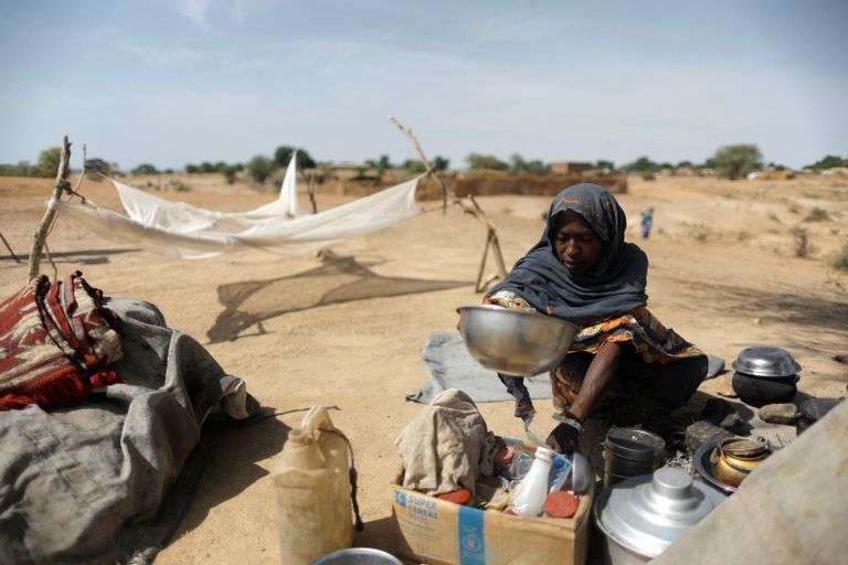 لاجئة سودانية هربت من نيران القتال في الخرطوم