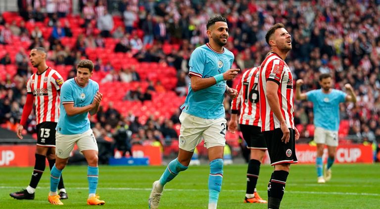 محرز يحتفل بالتسجيل ضد شيفيلد في نصف النهائي