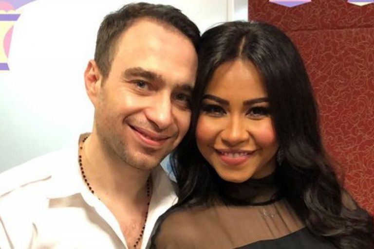 شيرين رفقة والد حسام حبيب