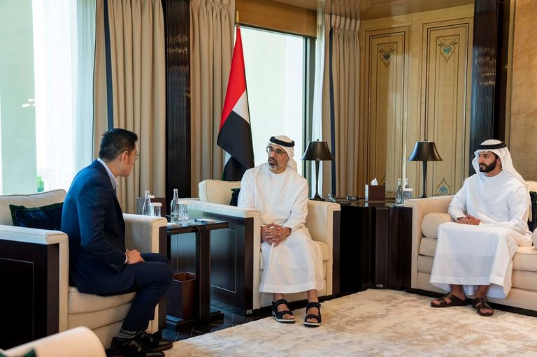 الشيخ خالد بن محمد بن زايد آل نهيان وملك بوتان