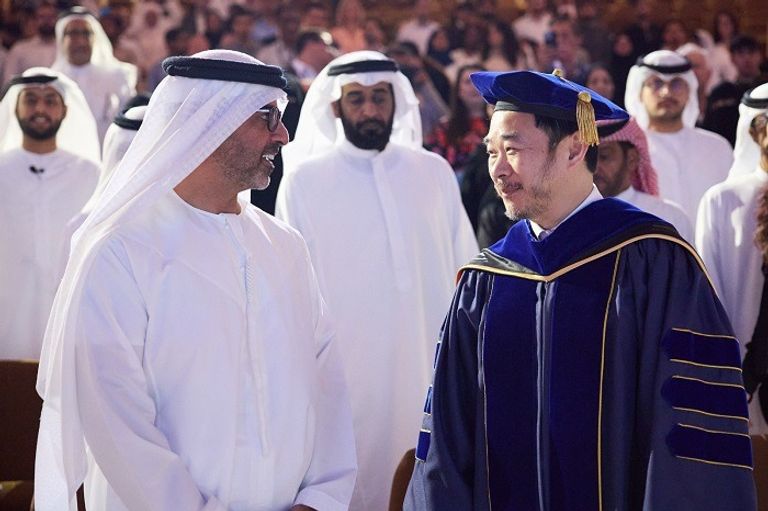 جانب من حفل تخريج الدفعة الثانية من جامعة محمد بن زايد للذكاء الاصطناعي