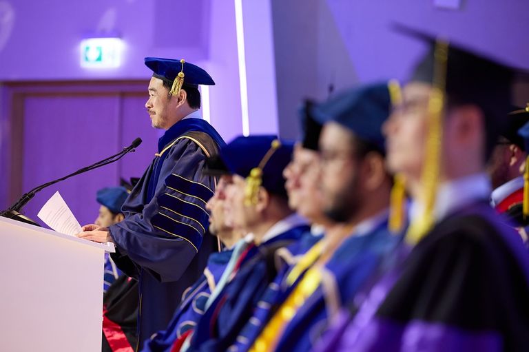 جانب من حفل تخريج الدفعة الثانية من جامعة محمد بن زايد للذكاء الاصطناعي