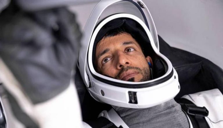 رائد الفضاء الإماراتي سلطان النيادي 
