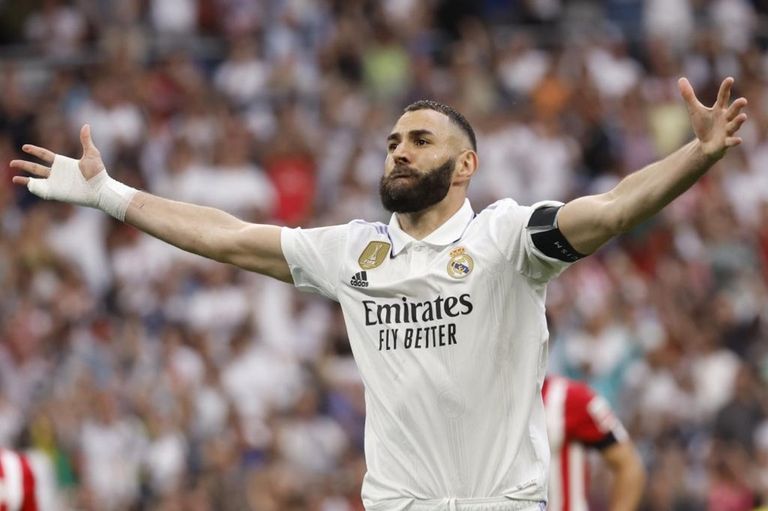 كريم بنزيما بات قريبا من قميص الاتحاد كريم بنزيما في مباراة لريال مدريد ضد الاتحاد