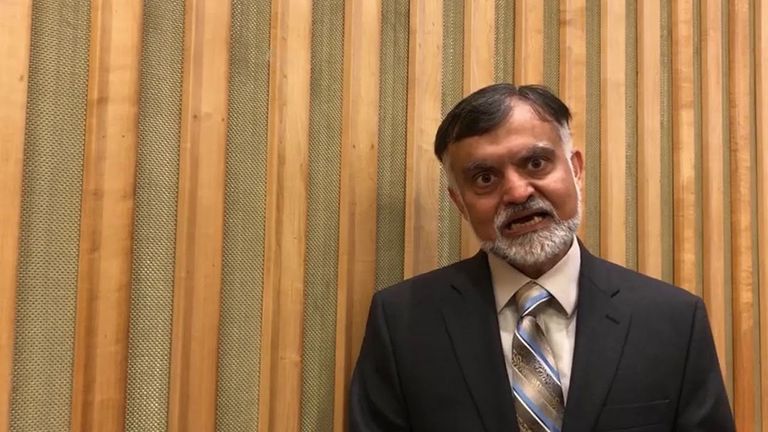 الدكتور نبيل منير وهاري فرولز