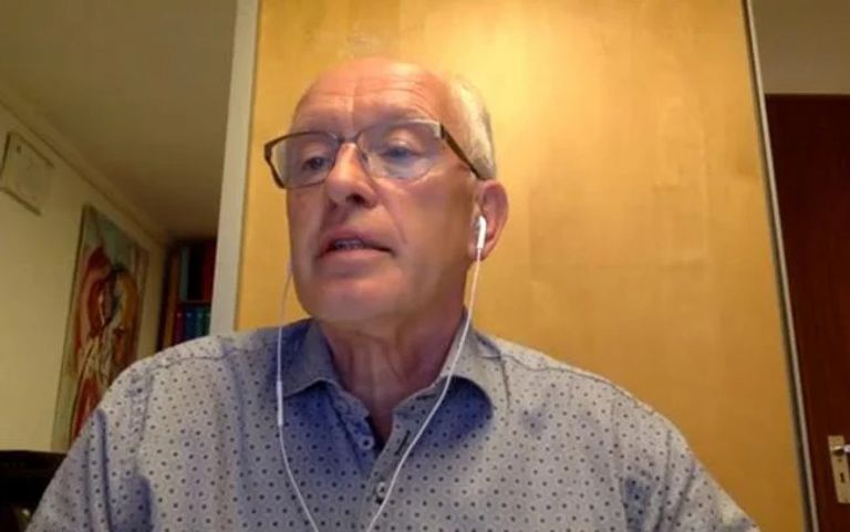 الدكتور نبيل منير وهاري فرولز