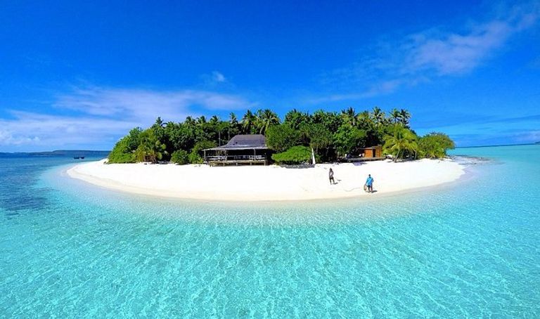 شاطئ جزيرة مونو في فافاو أحد أجمل شواطئ بالاو