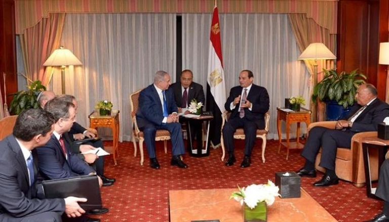 جانب من لقاء سابق بين الرئيس السيسي ورئيس الحكومة الإسرائيلية نتنياهو
