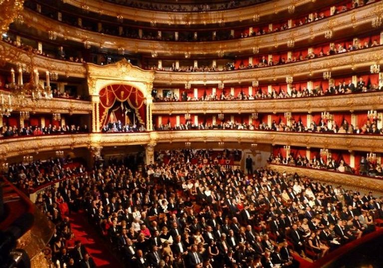 مسرح البولشوي أحد أماكن السياحة في روسيا السياحة في روسيا.. شواطئ وتسوق وأماكن إقامة فاخرة