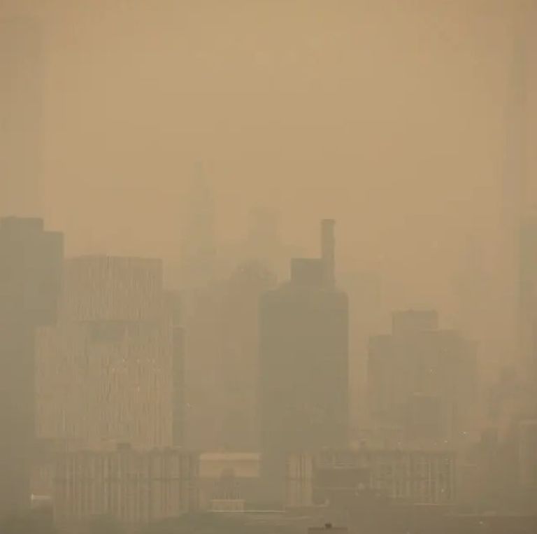 الأجواء الأمريكية يلفها دخان سام