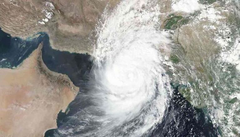 صورة لإعصار ضرب بحر العرب سابقا