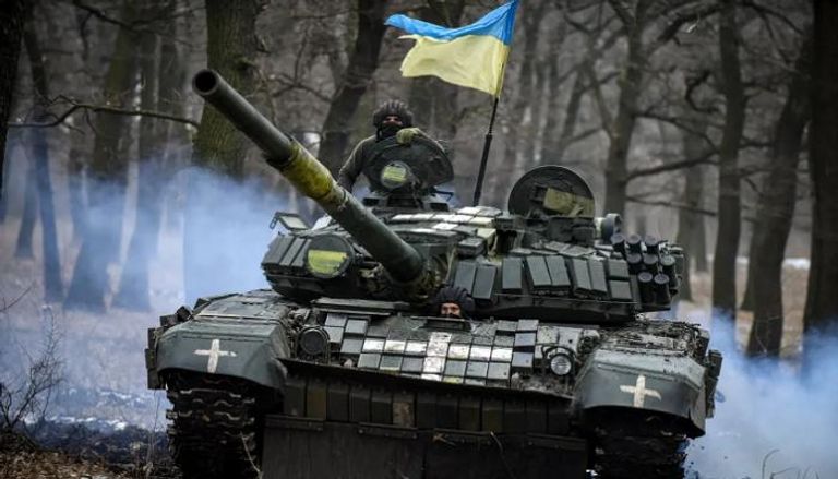 دبابة أوكرانية في خطوط المواجهة