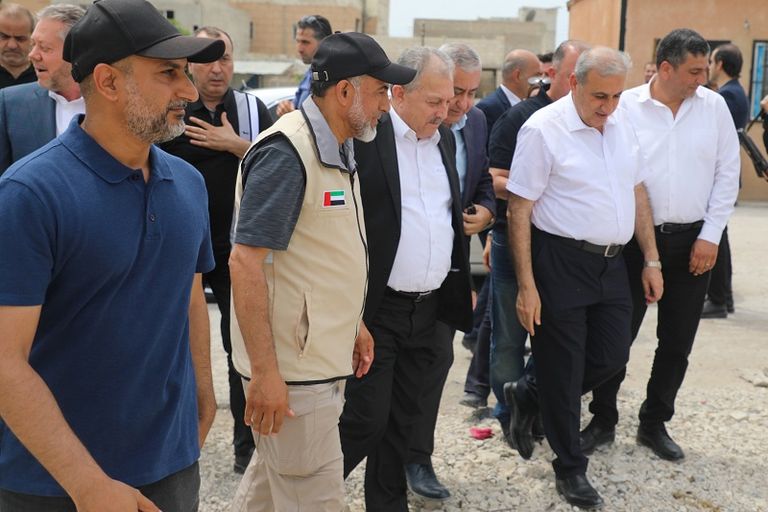 المهندس حسين عرنوس أثناء الزيارة