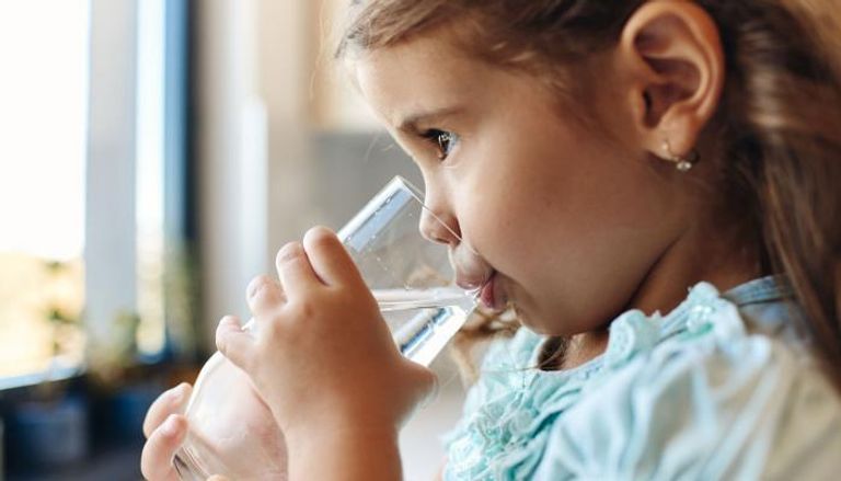قلة التبول من علامات الجفاف عند الأطفال 
