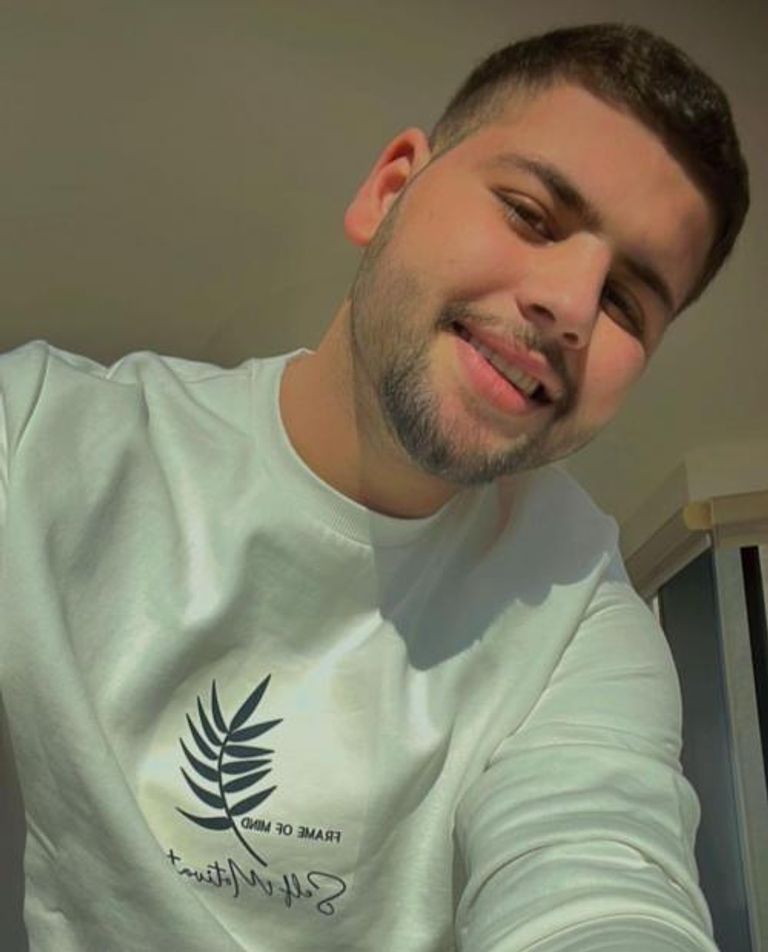 الشاب عنان البيطار