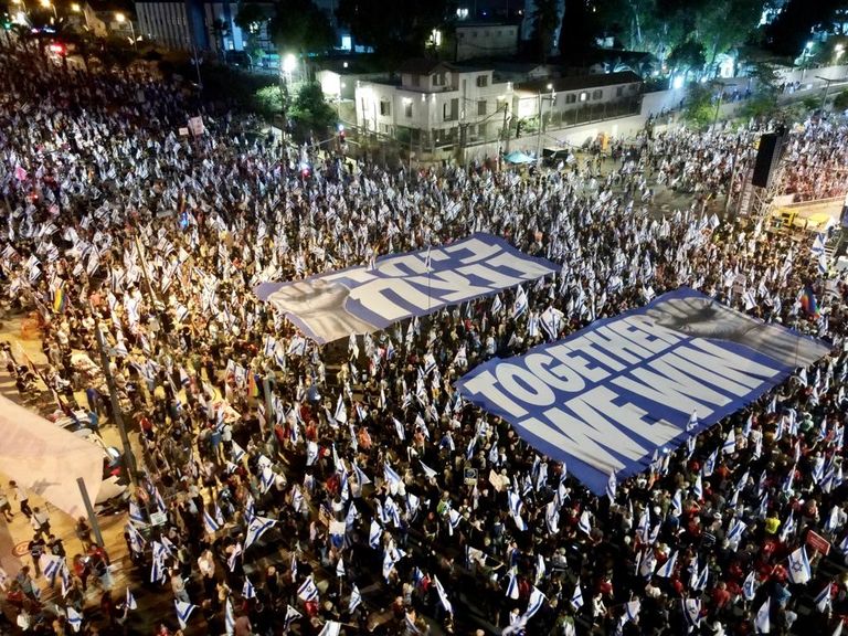 جانب من المظاهرة في تل أبيب