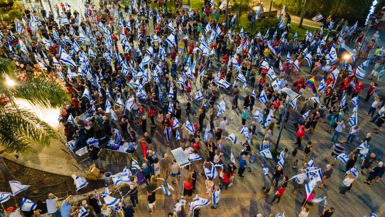 جانب من المظاهرة في تل أبيب