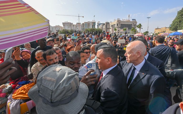 الرئيس التونسي قيس سعيد خلال زيارته محافظة صفاقس