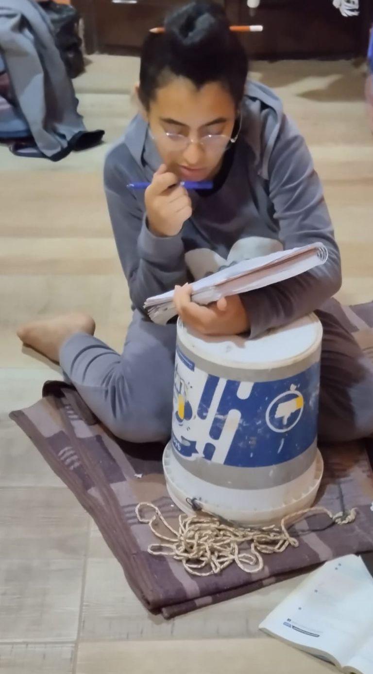 منة الله عماد وأسرتها