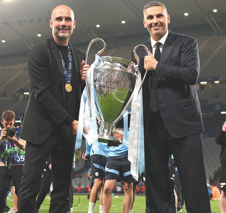 بيب غوارديولا وخلدون المبارك بيب غوارديولا مدرب مانشستر سيتي