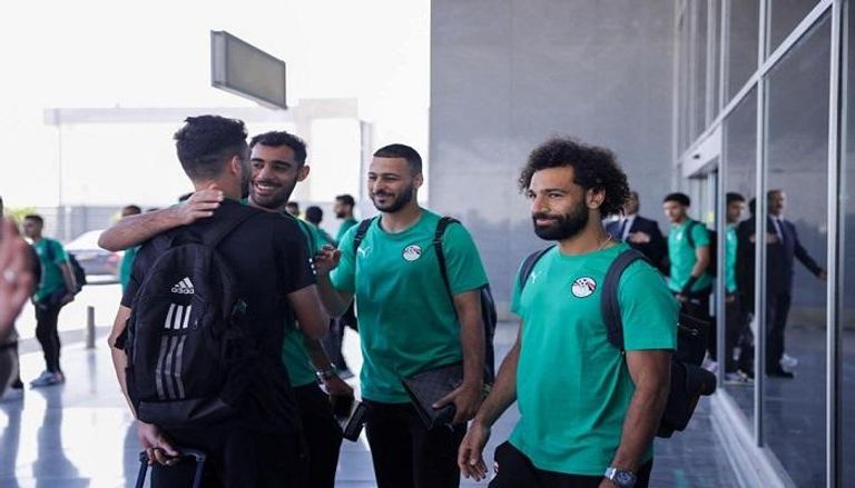 محمد صلاح مع لاعبي الأهلي 