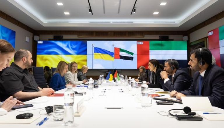 جانب من اجتماع مريم بنت محمد المهيري وأولينا زيلينسكا حرم الرئيس الأوكراني